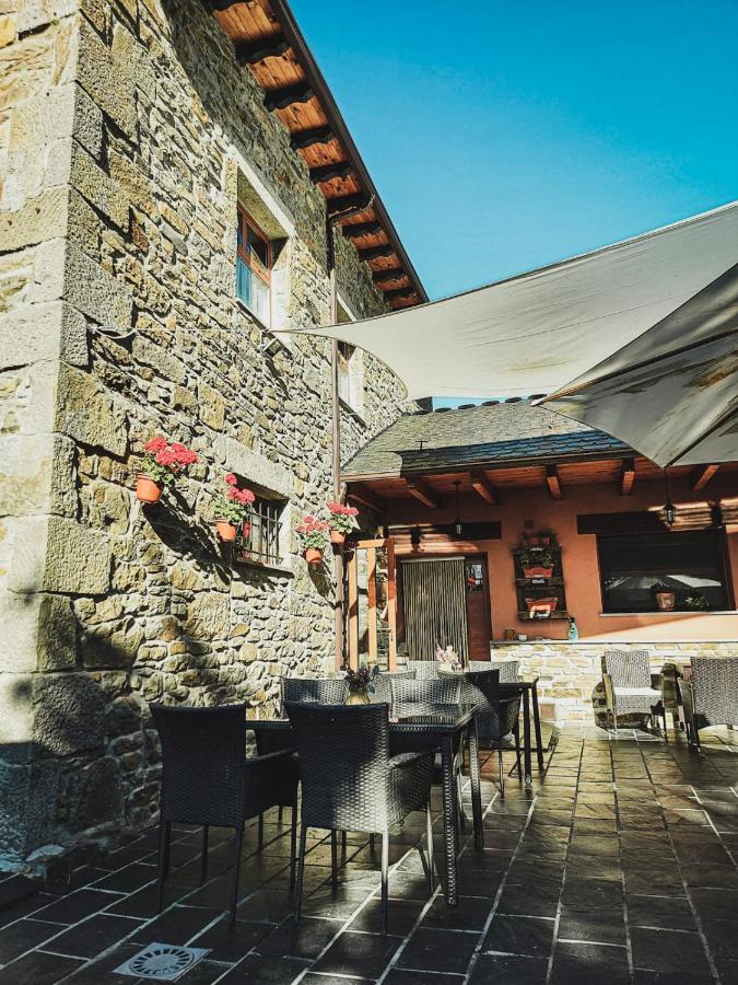 Hotel Rural La Campanona Villager de Laciana Exteriör bild