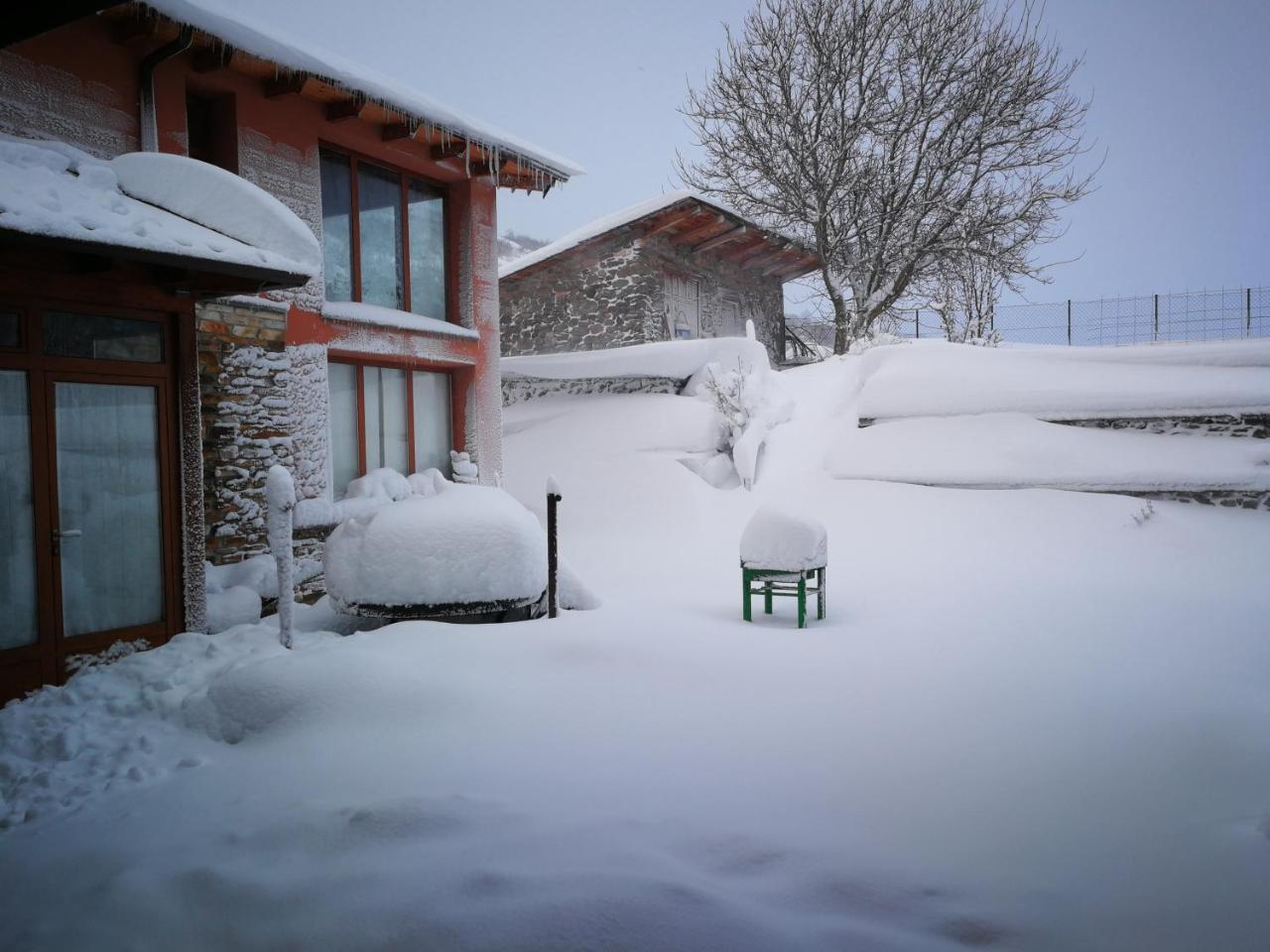 Hotel Rural La Campanona Villager de Laciana Exteriör bild